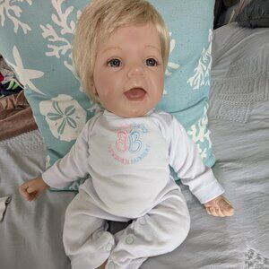 Vintage 1997 Madame Alexander Babble Baby Doll Laughs Babbles Coughs Blond Hair